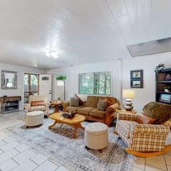 Coastal Cabin - Coastal house near trails, beaches, & dining with firepit - dog-friendly