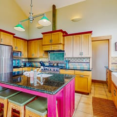 Seascape Gualala - Gualala home with ocean views, Viking kitchen & gas fireplaces