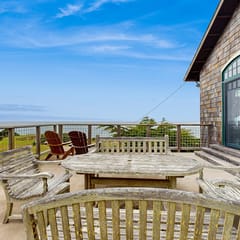 Seascape Gualala - Gualala home with ocean views, Viking kitchen & gas fireplaces