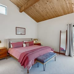 Hilma House - Meadow home with private hot tub on the golf course, dogs welcome