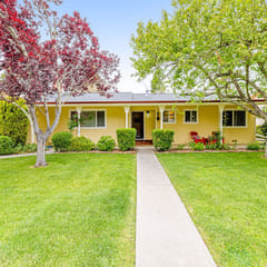 Kenwood Retreat - Kenwood Home with Bocce Court, Dog Friendly