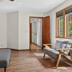Sunny Grove Retreat - hot tub, wood-burning stove & game room, dogs welcome