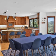Sunny Grove Retreat - hot tub, wood-burning stove & game room, dogs welcome