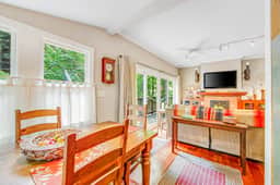 Creek House - Guerneville Dog-Friendly Redwood Retreat with Deck - Image 4