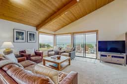 Brammer's Bluff - Oceanfront home with hot tub & garden near the bluffs, dogs welcome - Image 3