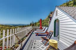 Dragon Cottage - Furnished Monthly Rental in Healdsburg, 5BR with Valley Views - Image 4