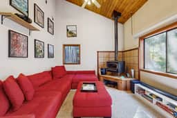Sequoia Sunset - Forested home with fireplace & ev charger near Anchor Bay, dogs welcome - Image 3