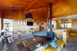 Touch the Tides - Sonoma Coast getaway with ocean views, wood stove & private deck - Image 3