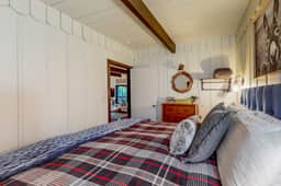 The Lazy Bear - Forestville Dog-Friendly Forest Cabin with Hot Tub - Image 5