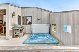 Blue Heron - Ocean-view home with private hot tub, EV charger & fireplace - Image 3