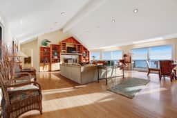 The Cliff House - Oceanfront home with private hot tub and views - Image 3