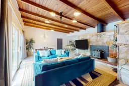 Riverfront Escape - Monte Rio Dog-Friendly Riverfront Hot Tub Retreat - Image 2