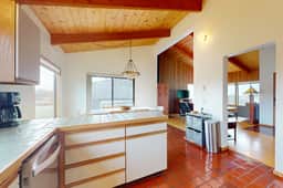 Whispering Wave - Dog-friendly home with ocean & golf views - Image 5