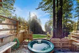 Schooner - Binker Barn retreat with private hot tub, dogs welcome - Image 3