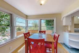 Rooster Cottage - Furnished Monthly Rental in Healdsburg, 2BR with Hot Tub - Image 2