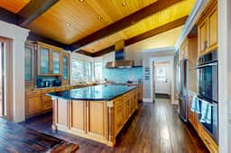 Oceanfront Dream Hideaway - Luxury blufftop home with hot tub, wraparound deck, gourmet kitchen & ocean view - Image 5