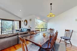 Footloose - Hillside home with private hot tub near the golf course, dogs welcome - Image 5