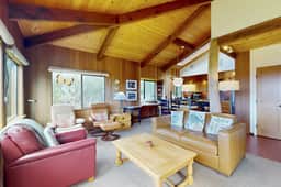 Rainbow's End - Classic Sea Ranch Home With Updated Amenities. Hot Tub. 1 Dog Allowed - Image 5