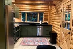 Cabin Fever - Forest cabin with large deck in private setting - close to beaches and town - Image 4