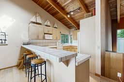 Sea Trees - Meadow home with private hot tub near Black Point Beach - Image 4