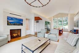 Franz Valley Escape - Calistoga Hilltop Home with Pool, Hot Tub and Vineyard Views - Image 3