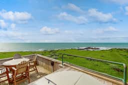 Compass Rose - Oceanfront estate with private hot tub & courtyard, dogs welcome - Image 2