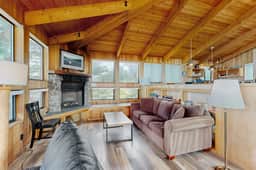 Stoney House - Blufftop home with private hot tub & ocean views, dogs welcome - Image 2