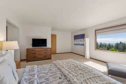 SeaBreeze Serenity - Sea Ranch ocean-view home with chef's kitchen, stone fireplace & private hot tub, dog friendly - Image 5