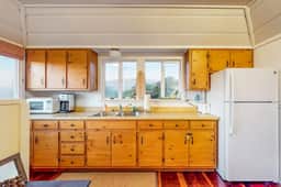 Seaside Cottage - Bodega Bay Bright Beach Cottage with Ocean Views & Fireplace - Image 4