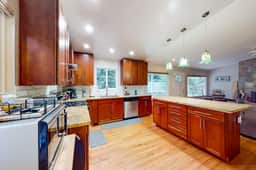 River Paradise - Guerneville Dog-Friendly Redwood Retreat with Hot Tub & Pool - Image 5