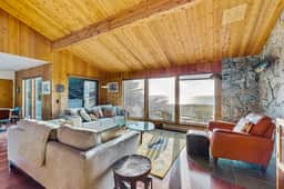 Bowsprit Retreat - Oceanfront Sea Ranch home with hot tub & deck, dogs welcome - Image 2