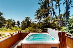 The Great Escape - Luxe Sea Ranch home with hot tub, ocean view & yoga space - Image 3