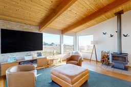 Coffee by the Sea - Ocean-view meadow home with private hot tub, dogs welcome - Image 3