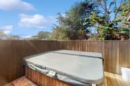 Bahari House - Ocean-view hot tub home, walk to Shell Beach - Image 2