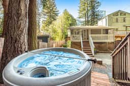 Wanderlust Cottage - Guerneville Dog-Friendly Redwood Cottage with Hot Tub - Image 2