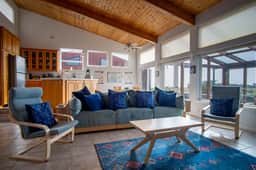 Elizabeth Dane - Ocean-view blufftop home with courtyard on the meadow, dogs welcome - Image 2