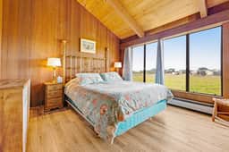 Anam Cara - Distant ocean-view home with hot tub near Walk On Beach, dogs welcome - Image 5