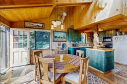 Thayer House - Ocean-view home near Pebble Beach, dogs welcome - Image 4