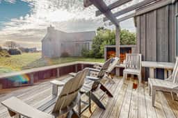 The Barn - Ocean-view retreat with two decks, dogs welcome - Image 2