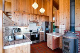 Breaker House - Ocean View Home with Lofty Ceilings, Fireplace & Courtyard - Steps to Bluff Trail - Image 4