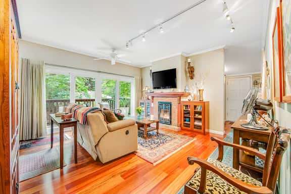 Creek House - Guerneville Dog-Friendly Redwood Retreat with Deck - Image 1