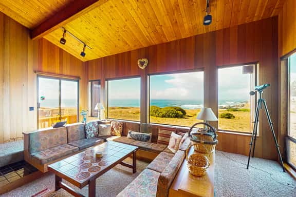 Touch the Tides - Sonoma Coast getaway with ocean views, wood stove & private deck - Image 1