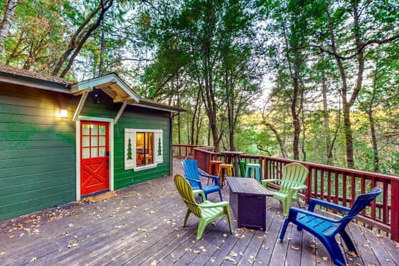 The Lazy Bear - Forestville Dog-Friendly Forest Cabin with Hot Tub - Image 1