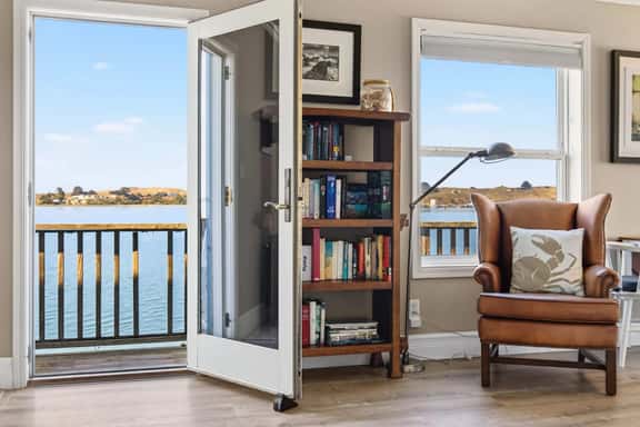 Bayside Cottage - Bodega Bay Waterfront Studio Cottage on Stilts with Fireplace - Image 1