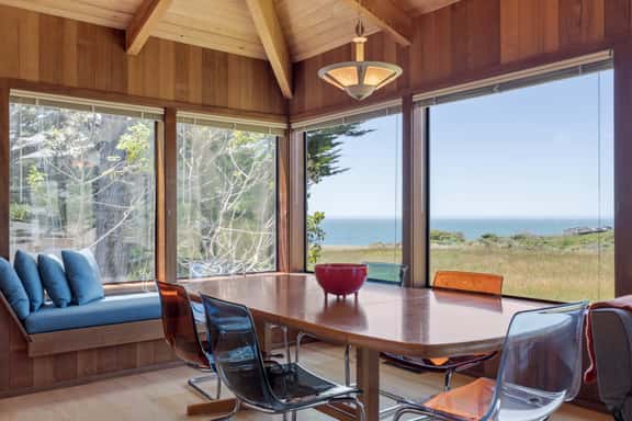 Sunhoma - Bluff-top coastal home with hot tub, ocean views, telescope - Image 1