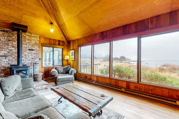Comstock Retreat - Blufftop home with fireplace & ocean views, dogs welcome - Image 1