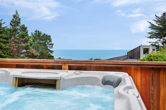 Rainbow's End - Classic Sea Ranch Home With Updated Amenities. Hot Tub. 1 Dog Allowed - Image 1