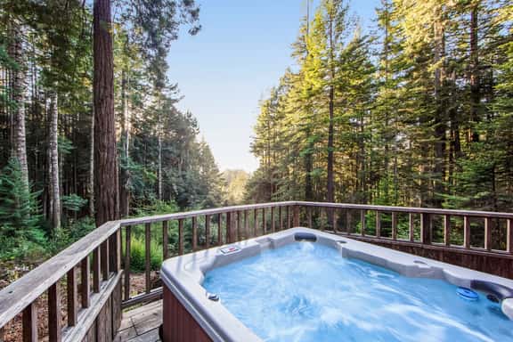 Sea Trees - Meadow home with private hot tub near Black Point Beach - Image 1