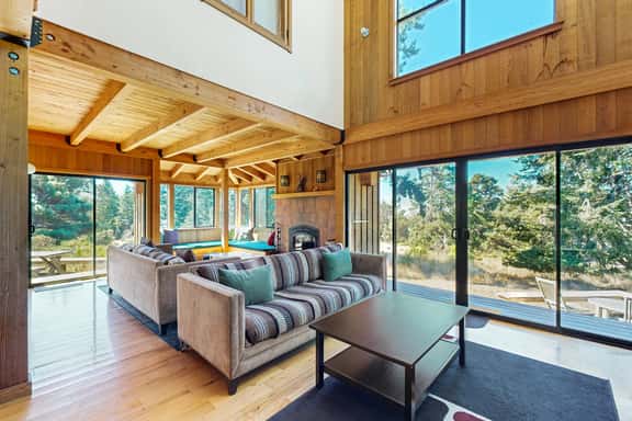 Ocean Pines Lodge - Ocean-view lodge with private hot tub among coastal pines - Image 1