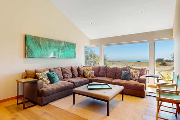 Modern Sea 2 Links - Modern, Ocean View Home on the Golf Course with Private Hot Tub & 2 Fireplaces - Image 1